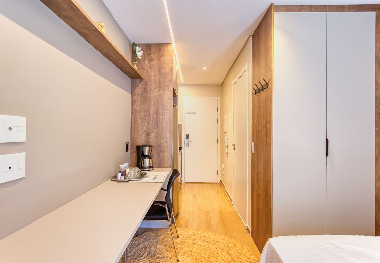 Apartamento en São Paulo - Flat na Vila Mariana c varanda próx ao metrô Apartamento en São Paulo - Flat na Vila Mariana c varanda próx ao metrô