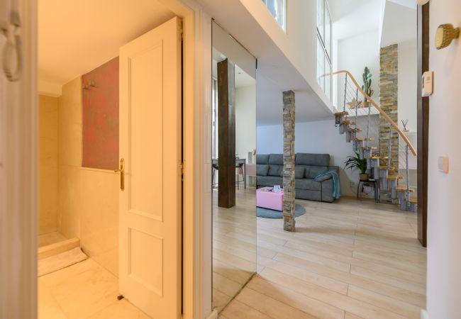 Apartamento en Madrid - Moderno dúplex de 1 dormitorio con todas las comodidades en el centro de Madrid  Apartamento en Madrid - Moderno dúplex de 1 dormitorio con todas las comodidades en el centro de Madrid