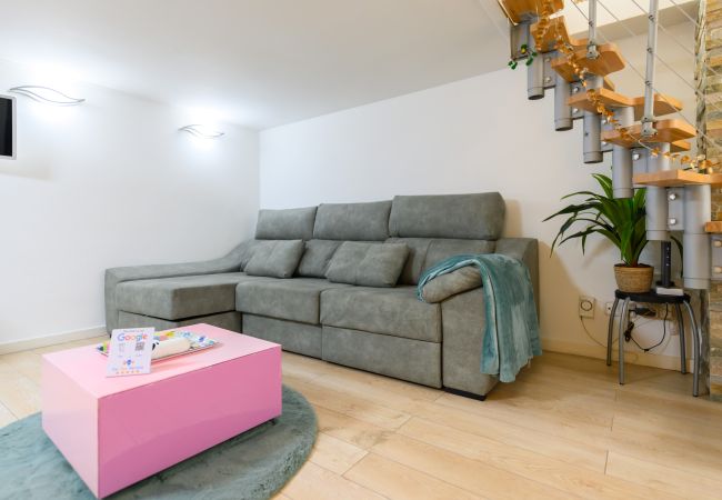 Apartamento en Madrid - Moderno dúplex de 1 dormitorio con todas las comodidades en el centro de Madrid  Apartamento en Madrid - Moderno dúplex de 1 dormitorio con todas las comodidades en el centro de Madrid