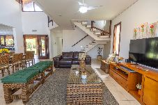 Casa en Itanhaém - Casa com Área Gourmet e Quintal a 200 m da Praia