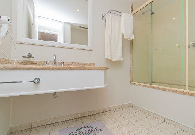 Apartamento en São Paulo - Flat c Academia, Sauna e Garagem - Jardim Paulista Apartamento en São Paulo - Flat c Academia, Sauna e Garagem - Jardim Paulista