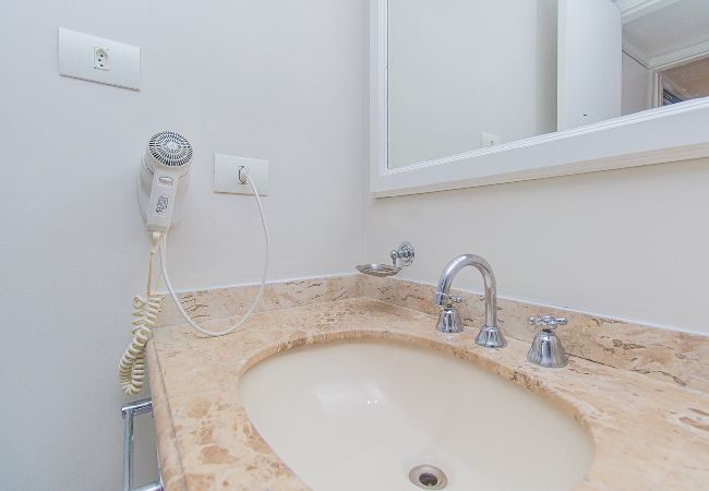 Apartamento en São Paulo - Flat c Academia, Sauna e Garagem - Jardim Paulista Apartamento en São Paulo - Flat c Academia, Sauna e Garagem - Jardim Paulista