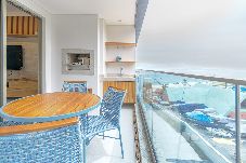 Apartamento en Florianópolis - Apto Pé na Areia com Varanda e Churrasqueira