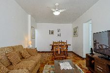 Apartamento en Rio de Janeiro - Apto a 700m da Praia do Leblon com Wi-Fi e ar