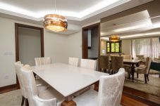 Apartamento en Gramado - Amplo AP térreo 4 suítes a 600m da Rua Coberta